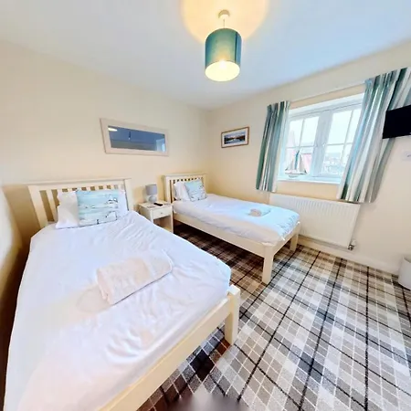 Holiday home Joes House - Part Of The The Bay Village With Pool, Gym And Direct Access, Pub, Restaurant, Tennis And Meadows Walks