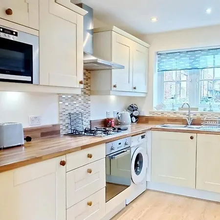 Joes House - Part Of The The Bay Village With Pool, Gym And Direct Access, Pub, Restaurant, Tennis And Meadows Walks Filey