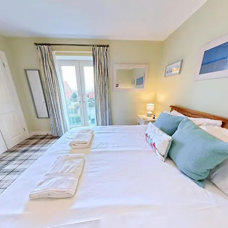 Holiday home Joes House - Part Of The The Bay Village With Pool, Gym And Direct Access, Pub, Restaurant, Tennis And Meadows Walks *